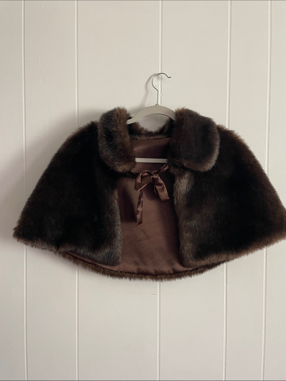 Vintage women’s Brown Faux Fur Cape Jacket